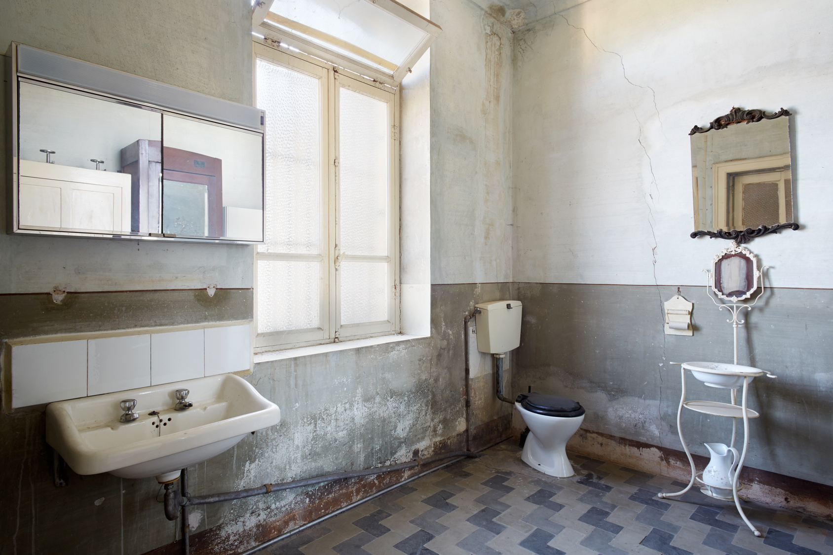 Old bathroom